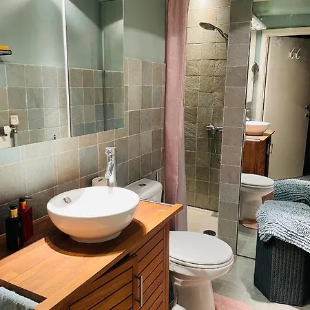 La Corneille En アパート *